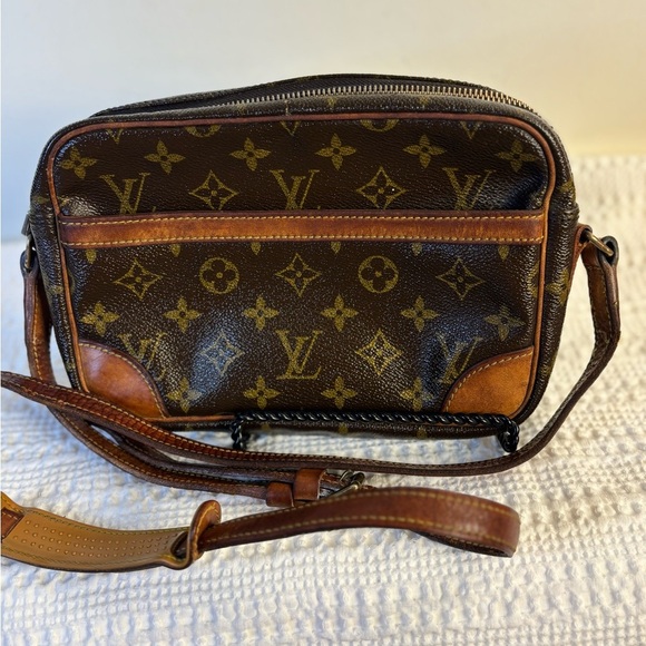 Louis Vuitton Other - Louis Vuitton Brown Leather Trocadero 27 Shoulder Bag Monogram